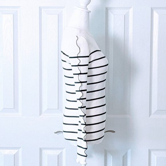 T TAHARI Women's Lightweight Long Sleeve Knit Sweater Top Size S White Black - Picture 3 of 8